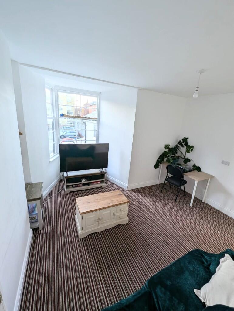 3 bed Apartment for rent in Bedford. From Marks Group - Bedford
