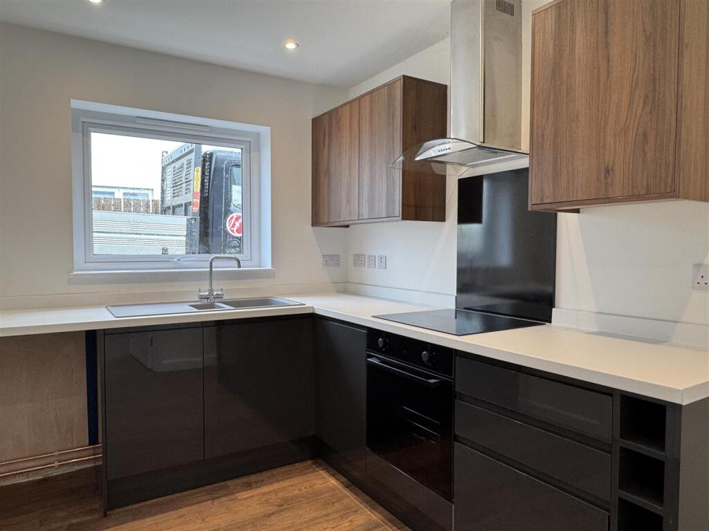 2 bed Semi Detached for rent in . From May Whetter & Grose - St Austell