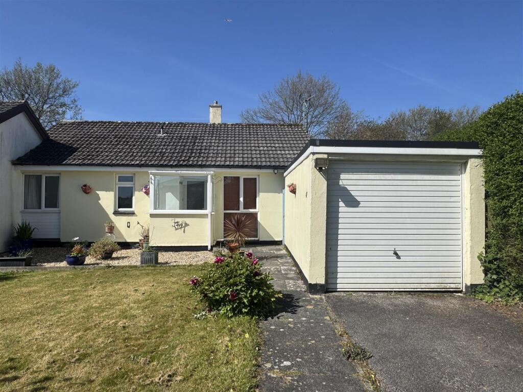 2 bed Semi-detached bungalow for rent in Charlestown. From May Whetter & Grose - St Austell