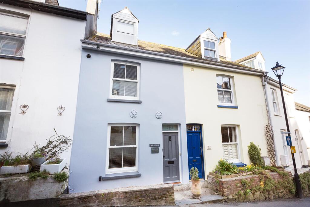 3 bed Mid Terraced House for rent in Fowey. From May Whetter & Grose - St Austell