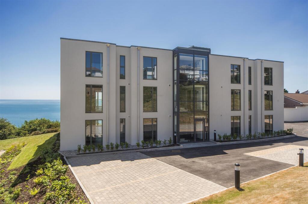 2 bed Apartment for rent in Carlyon Bay. From May Whetter & Grose - St Austell