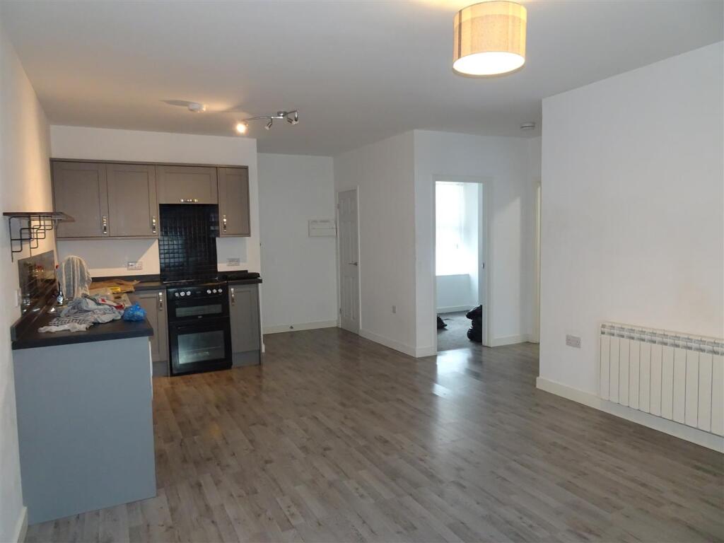 2 bed 1st Floor Flat for rent in St Austell. From May Whetter & Grose - St Austell 2 bed 1st Floor Flat for rent in St Austell. From May Whetter & Grose - St Austell