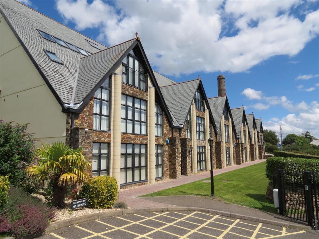 2 bed Apartment for rent in St Austell. From May Whetter & Grose - St Austell