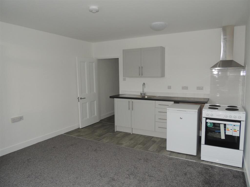 4 bed Studio for rent in Pentewan. From May Whetter & Grose - St Austell 4 bed Studio for rent in Pentewan. From May Whetter & Grose - St Austell