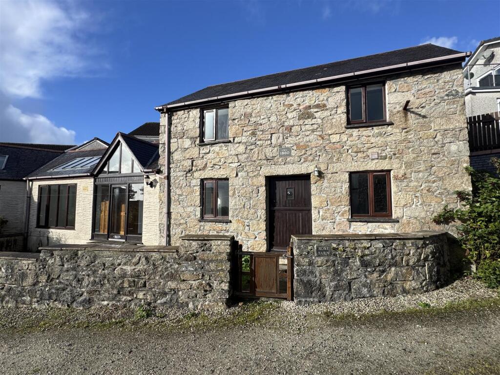 2 bed Semi Detached for rent in St Austell. From May Whetter & Grose - St Austell 2 bed Semi Detached for rent in St Austell. From May Whetter & Grose - St Austell