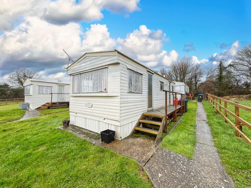 1 bed Not Specified for rent in South Godstone. From Mayhew Estates - Horley