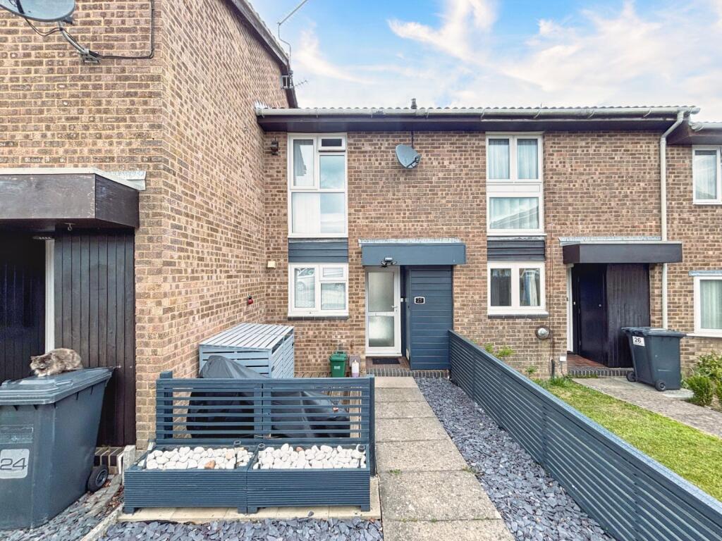 2 bed Mid Terraced House for rent in East Grinstead. From Mayhew Estates - Horley 2 bed Mid Terraced House for rent in East Grinstead. From Mayhew Estates - Horley