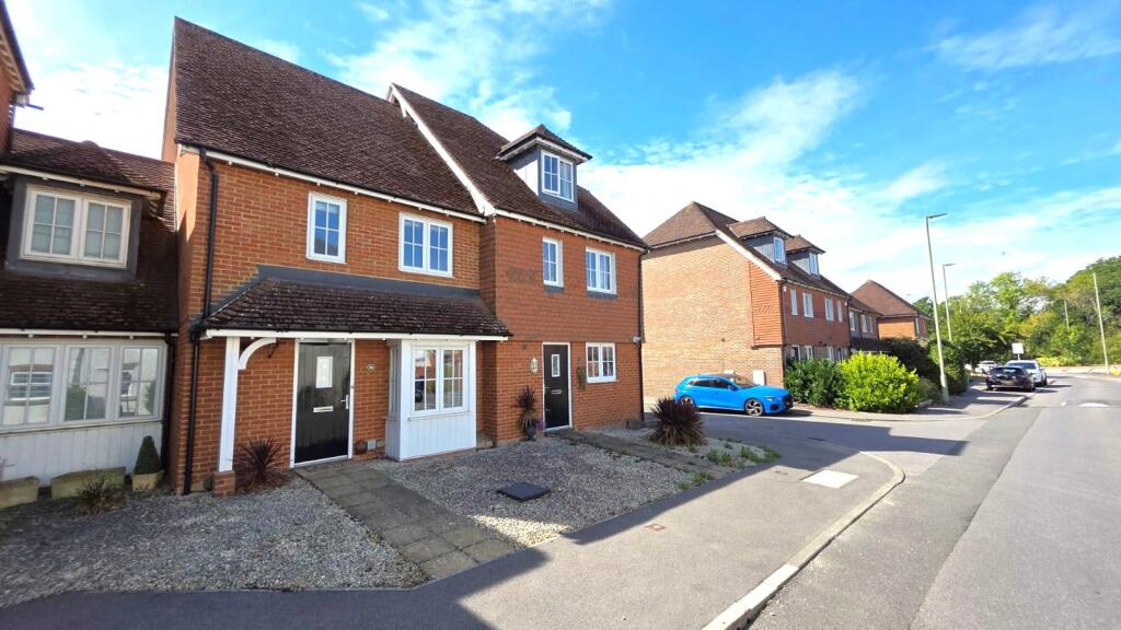 3 bed End of Terrace for rent in Horley. From Mayhew Estates - Horley 3 bed End of Terrace for rent in Horley. From Mayhew Estates - Horley