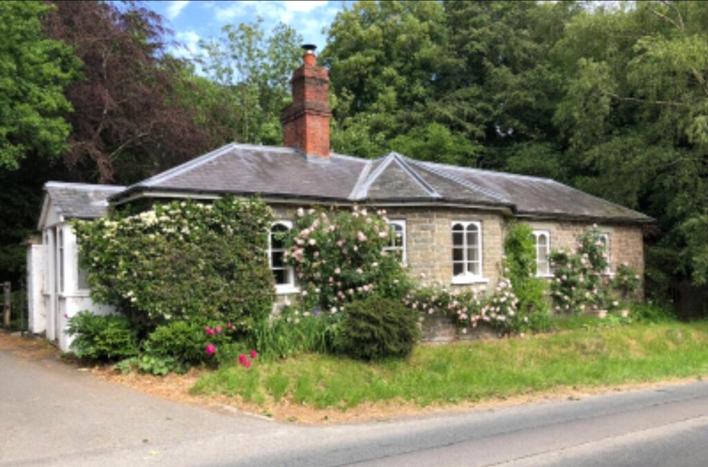 2 bed Bungalow for rent in Llanandras. From McCartneys LLP - Builth Wells