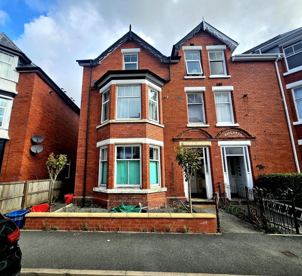 2 bed Apartment for rent in Llandrindod. From McCartneys LLP - Builth Wells