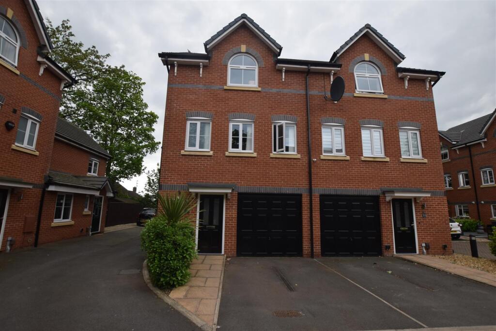 3 bed Detached for rent in Heywood. From McGowan Homes - Manchester 3 bed Detached for rent in Heywood. From McGowan Homes - Manchester