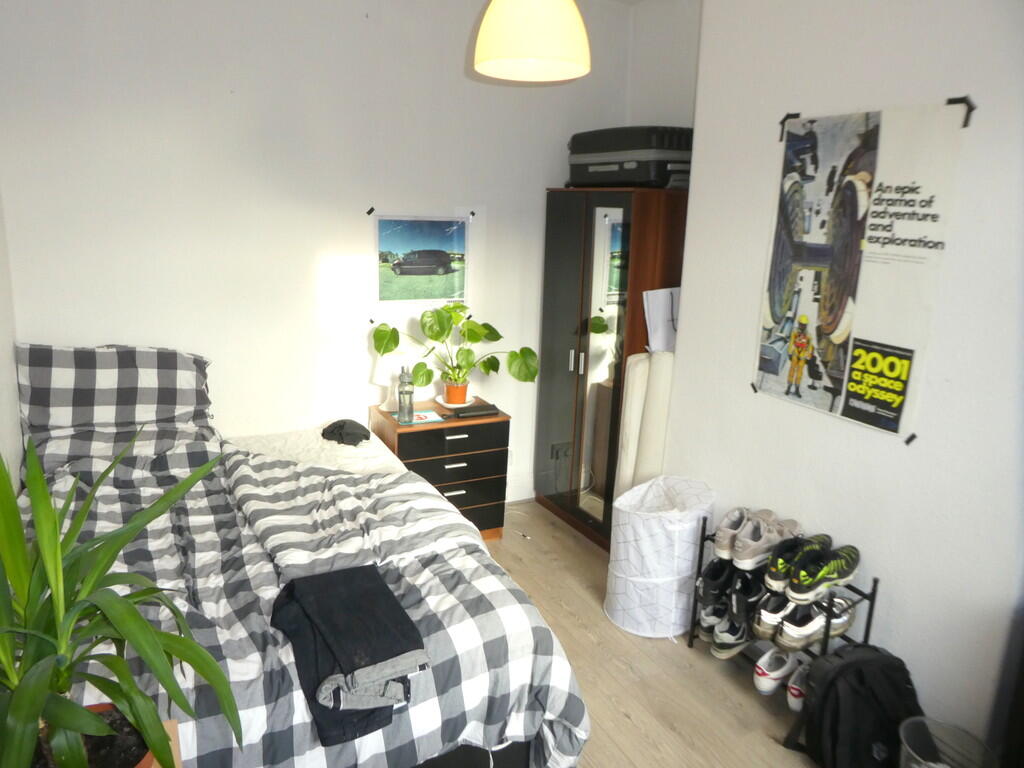 5 bed Mid Terraced House for rent in Manchester. From MCR Move - Manchester