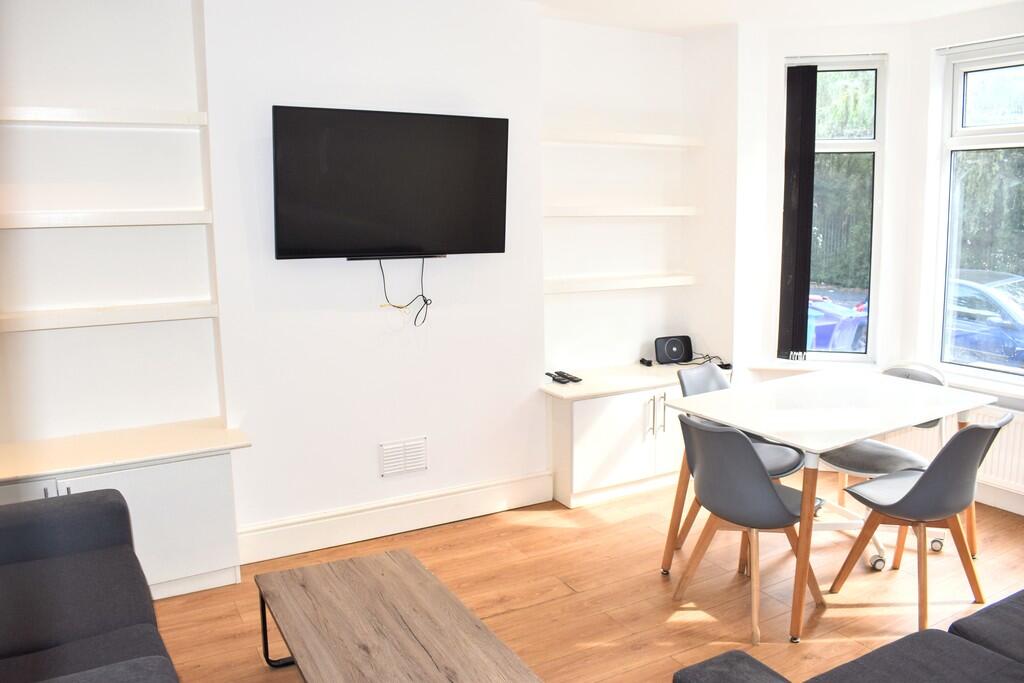 6 bed Mid Terraced House for rent in Manchester. From MCR Move - Manchester 6 bed Mid Terraced House for rent in Manchester. From MCR Move - Manchester