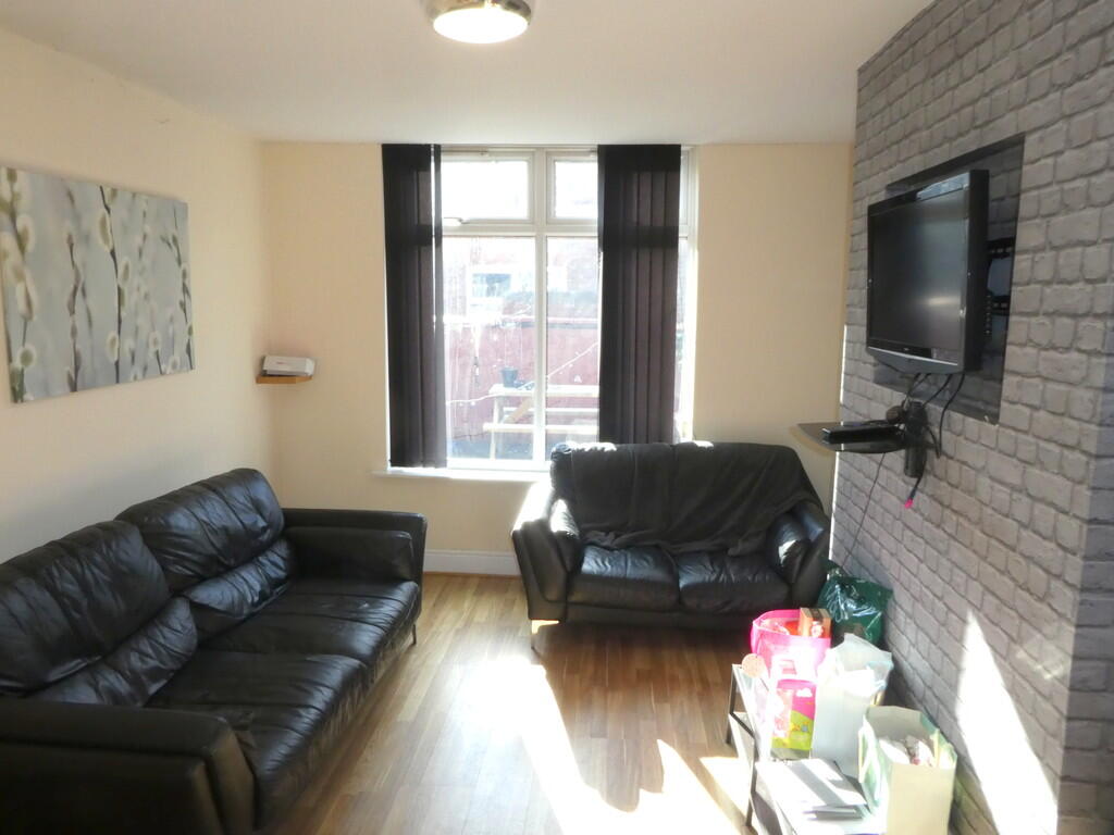 4 bed Semi Detached for rent in Manchester. From MCR Move - Manchester