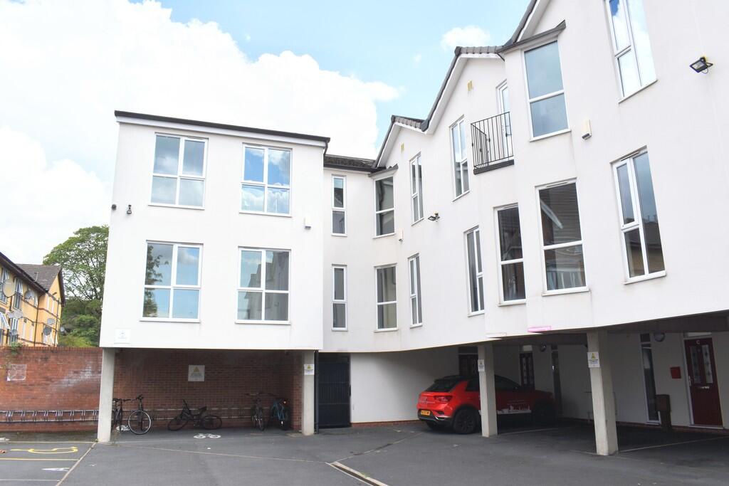 5 bed Town House for rent in Manchester. From MCR Move - Manchester