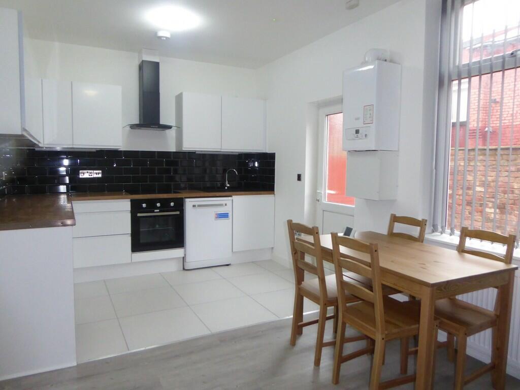 5 bed Mid Terraced House for rent in Liverpool. From MCR Move - Manchester 5 bed Mid Terraced House for rent in Liverpool. From MCR Move - Manchester