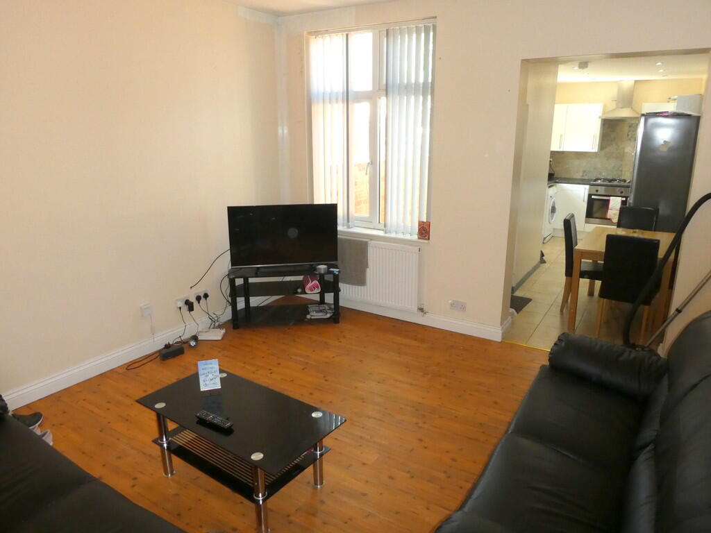 3 bed Mid Terraced House for rent in Manchester. From MCR Move - Manchester 3 bed Mid Terraced House for rent in Manchester. From MCR Move - Manchester