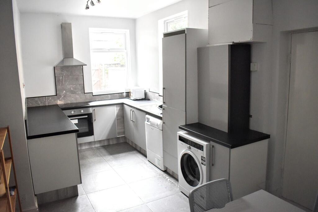 4 bed Mid Terraced House for rent in Manchester. From MCR Move - Manchester