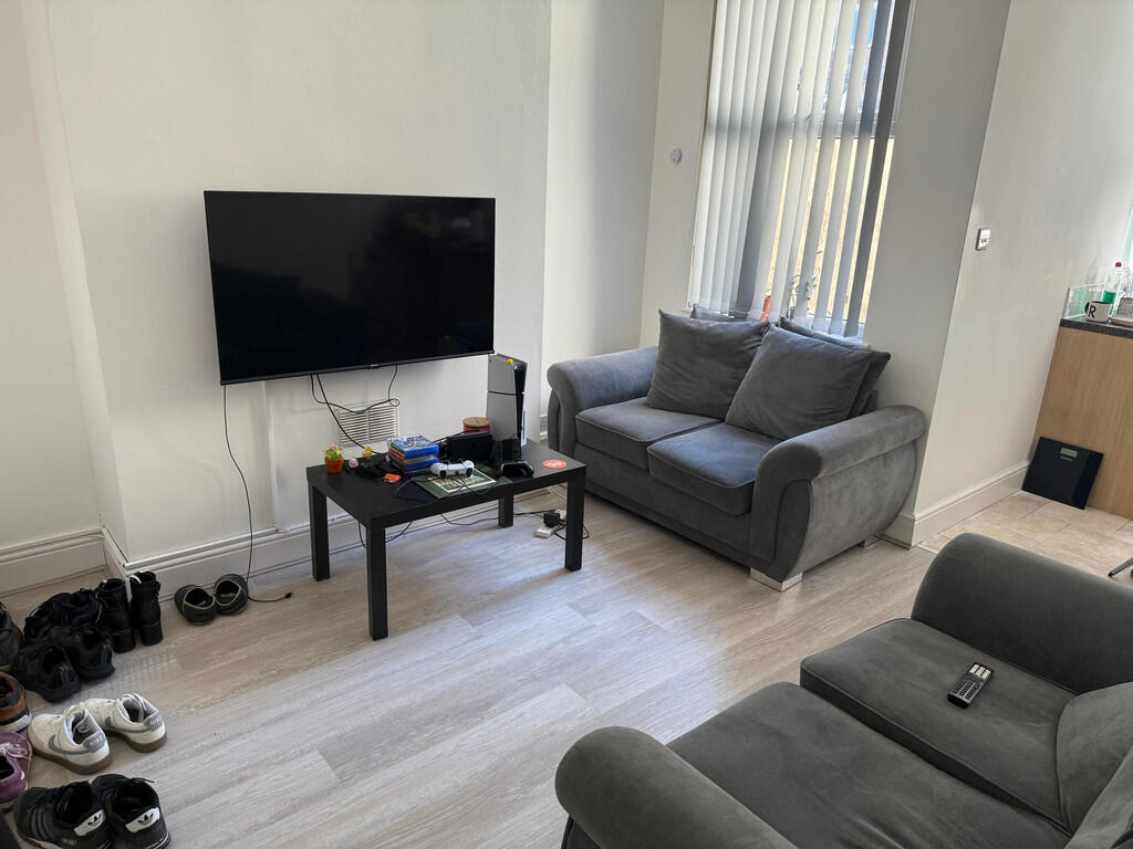 4 bed Mid Terraced House for rent in Liverpool. From MCR Move - Manchester 4 bed Mid Terraced House for rent in Liverpool. From MCR Move - Manchester