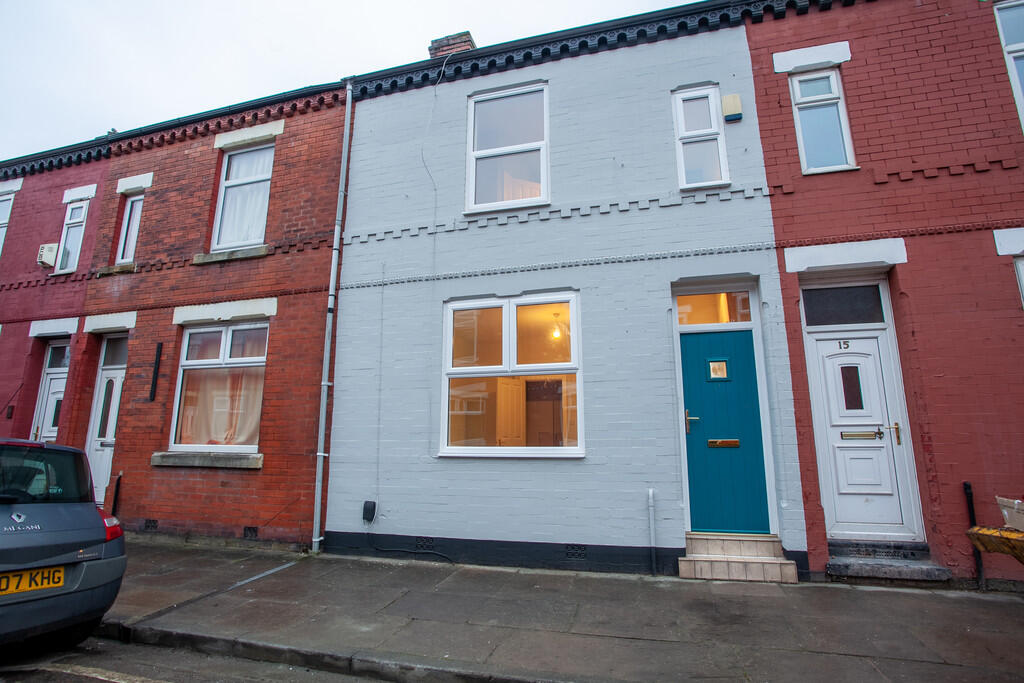 4 bed Mid Terraced House for rent in Salford. From MCR Move - Manchester