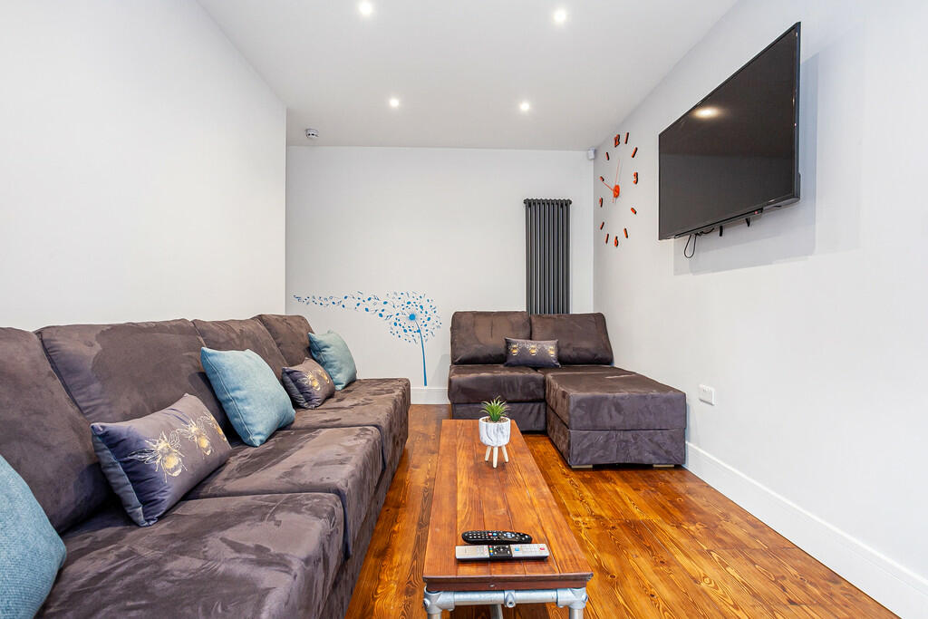 6 bed Mid Terraced House for rent in Manchester. From MCR Move - Manchester 6 bed Mid Terraced House for rent in Manchester. From MCR Move - Manchester