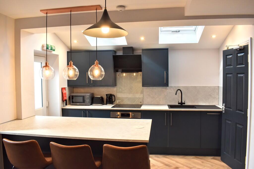 5 bed Semi Detached for rent in Manchester. From MCR Move - Manchester 5 bed Semi Detached for rent in Manchester. From MCR Move - Manchester