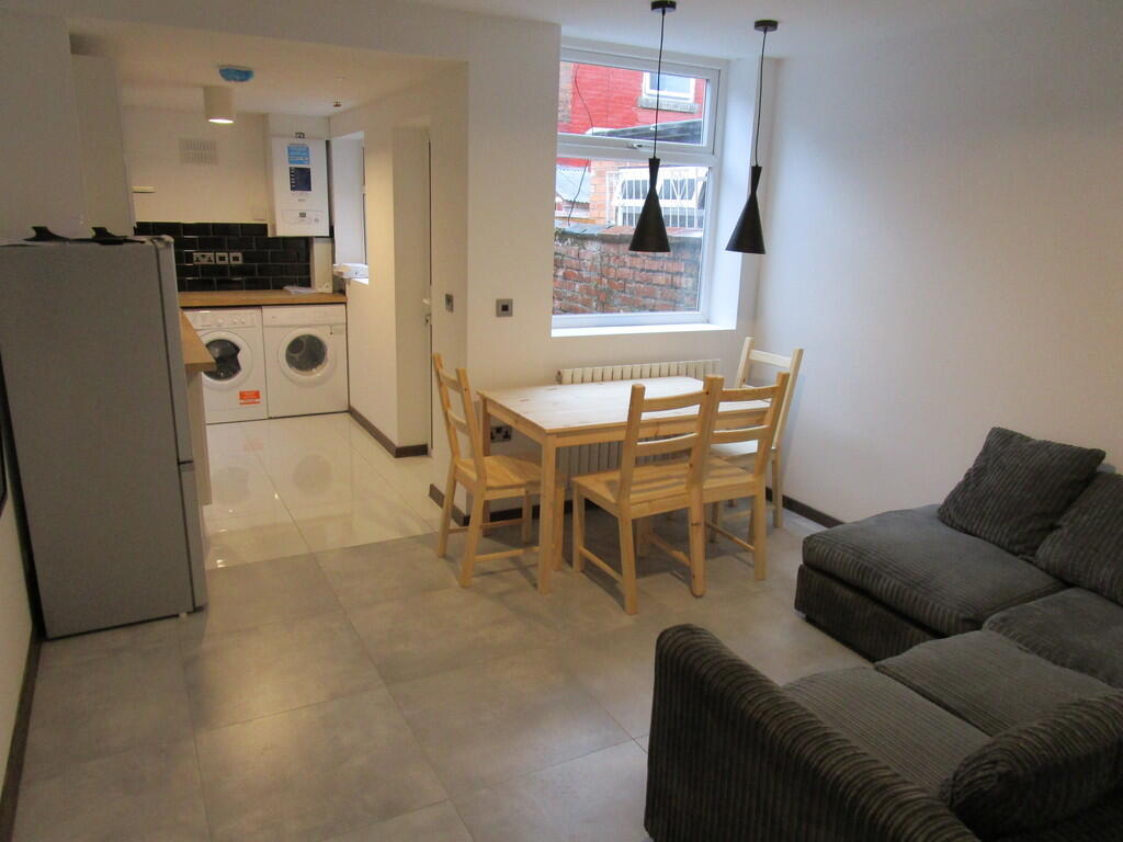 3 bed Mid Terraced House for rent in Manchester. From MCR Move - Manchester 3 bed Mid Terraced House for rent in Manchester. From MCR Move - Manchester