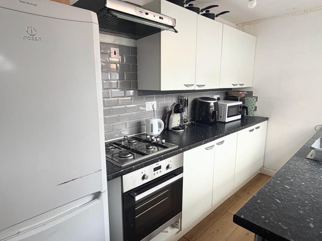 3 bed Mid Terraced House for rent in Manchester. From MCR Move - Manchester