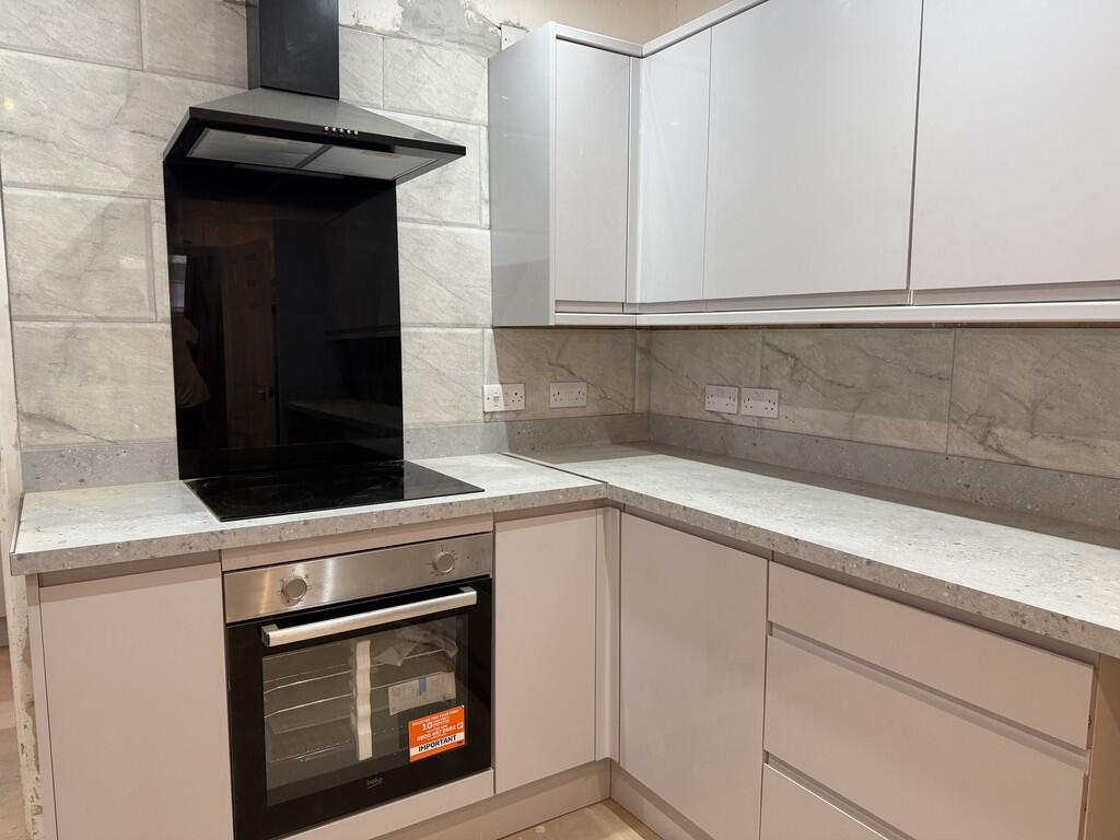 5 bed Mid Terraced House for rent in Manchester. From MCR Move - Manchester