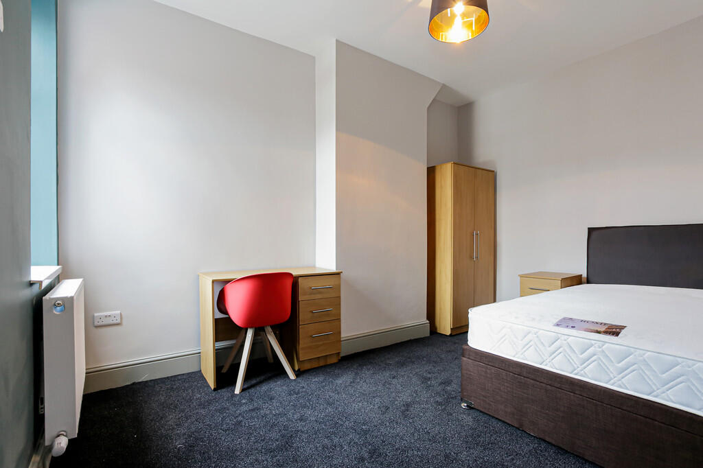 3 bed Mid Terraced House for rent in Salford. From MCR Move - Manchester 3 bed Mid Terraced House for rent in Salford. From MCR Move - Manchester