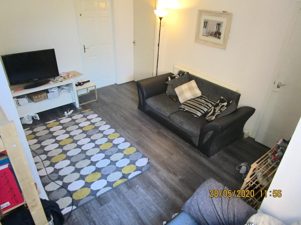 3 bed Mid Terraced House for rent in Stockport. From MCR Move - Manchester