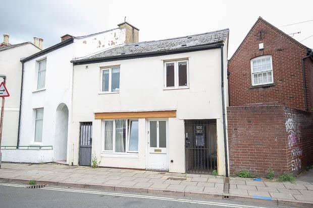 2 bed Mid Terraced House for rent in Cheltenham. From ME And You Estate Agents - Cheltenham