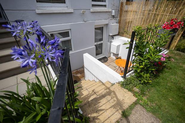 1 bed Apartment for rent in Leckhampton Hill. From ME And You Estate Agents - Cheltenham 1 bed Apartment for rent in Leckhampton Hill. From ME And You Estate Agents - Cheltenham