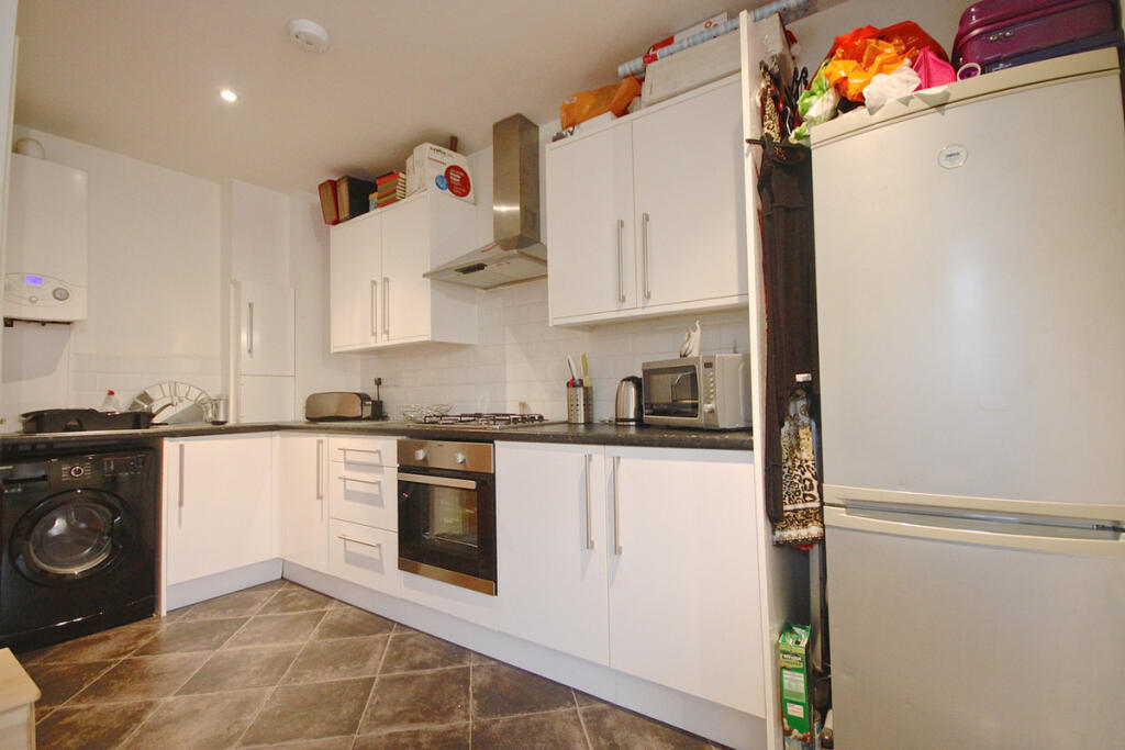 1 bed Apartment for rent in Poole. From Meyers Estate Agents - Poundbury 1 bed Apartment for rent in Poole. From Meyers Estate Agents - Poundbury