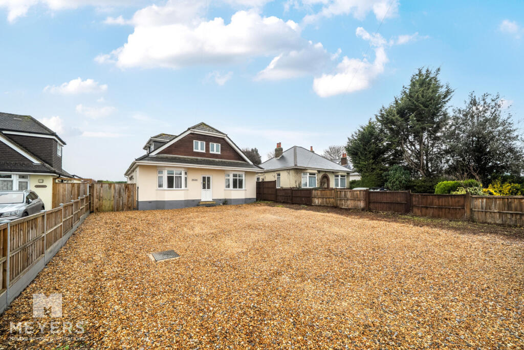 5 bed Detached for rent in Sturminster Marshall. From Meyers Estate Agents - Poundbury 5 bed Detached for rent in Sturminster Marshall. From Meyers Estate Agents - Poundbury