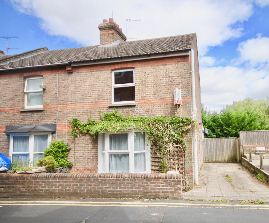 2 bed End of Terrace for rent in Dorchester. From Meyers Estate Agents - Poundbury