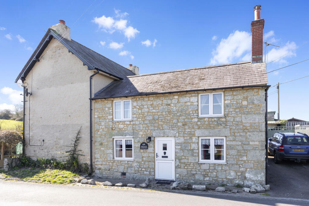 2 bed End of Terrace for rent in Motcombe. From Meyers Estate Agents - Poundbury
