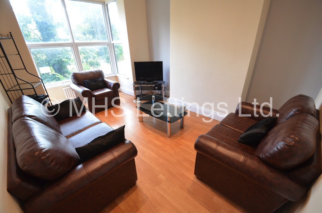 7 bed Mid Terraced House for rent in Leeds. From MHS Lettings - Leeds