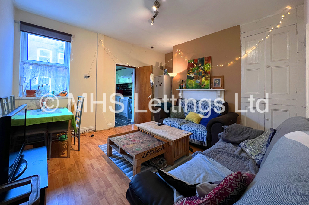 5 bed Mid Terraced House for rent in Leeds. From MHS Lettings - Leeds