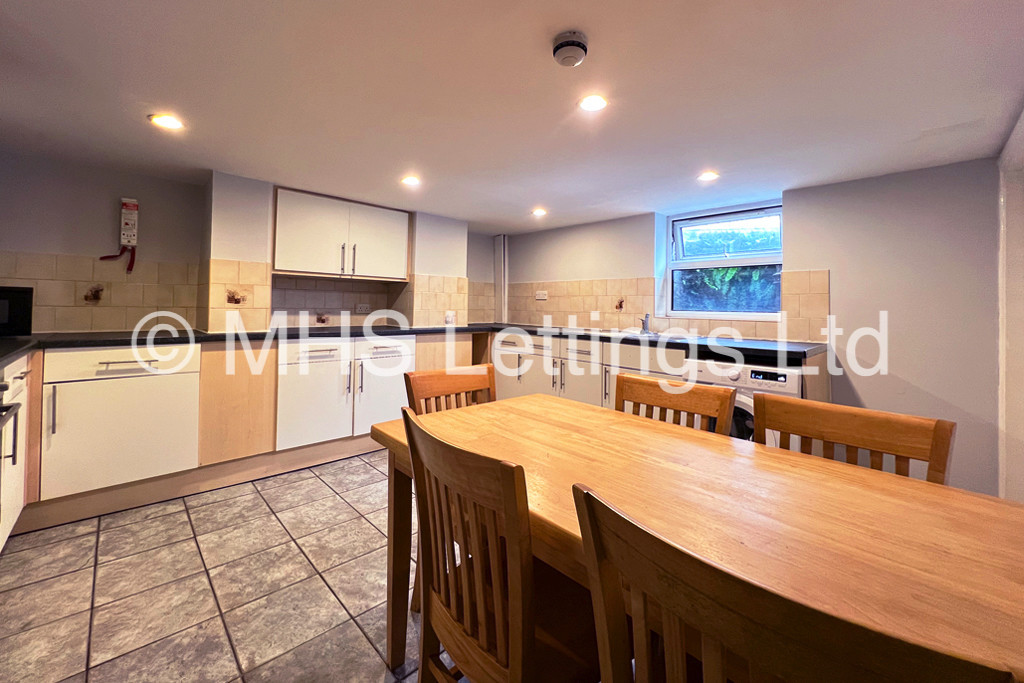 5 bed End of Terrace for rent in Leeds. From MHS Lettings - Leeds