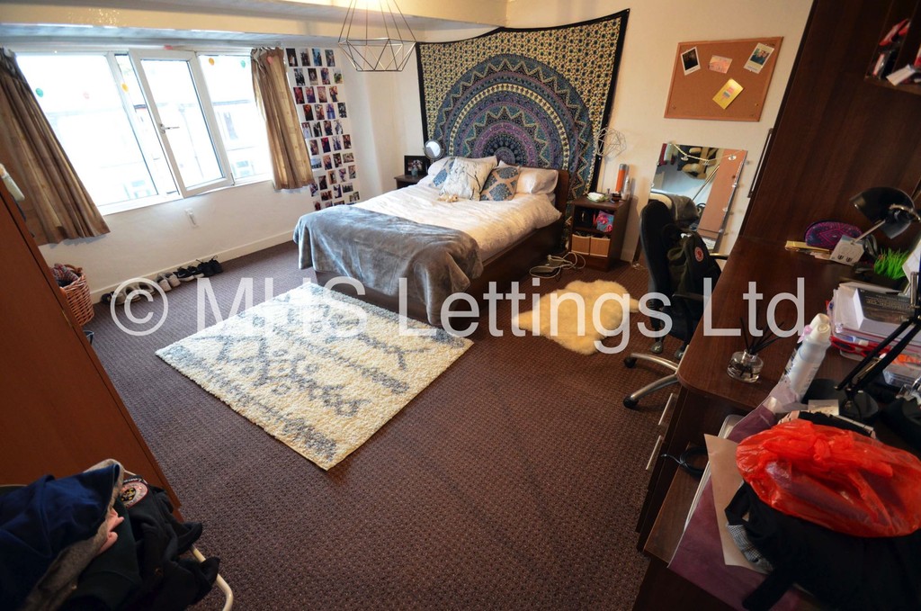 6 bed Mid Terraced House for rent in Leeds. From MHS Lettings - Leeds