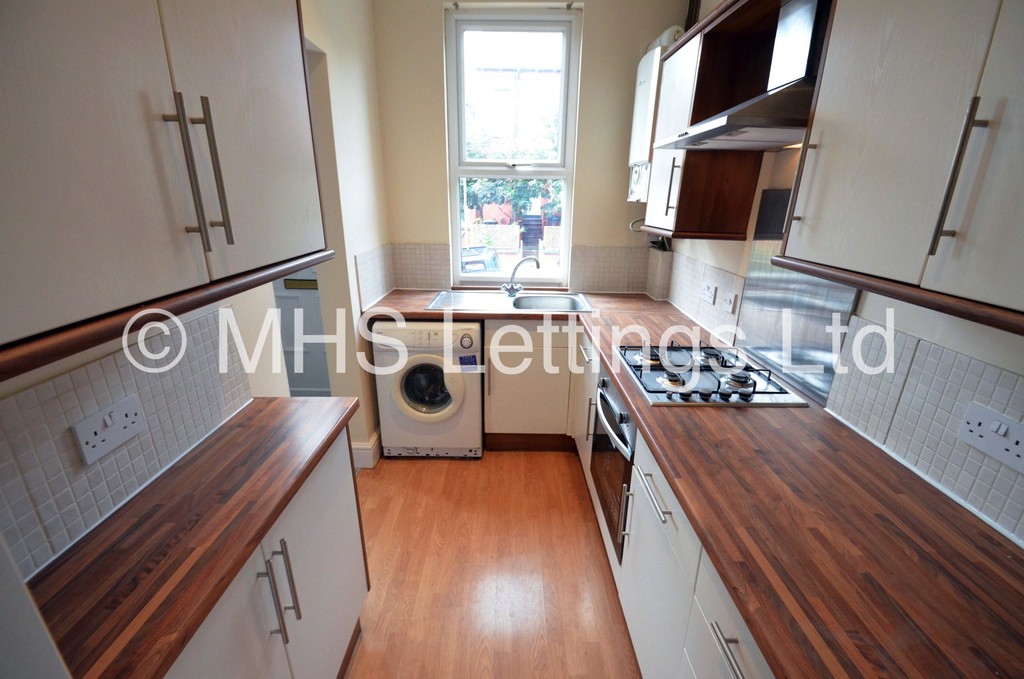 3 bed Mid Terraced House for rent in Leeds. From MHS Lettings - Leeds