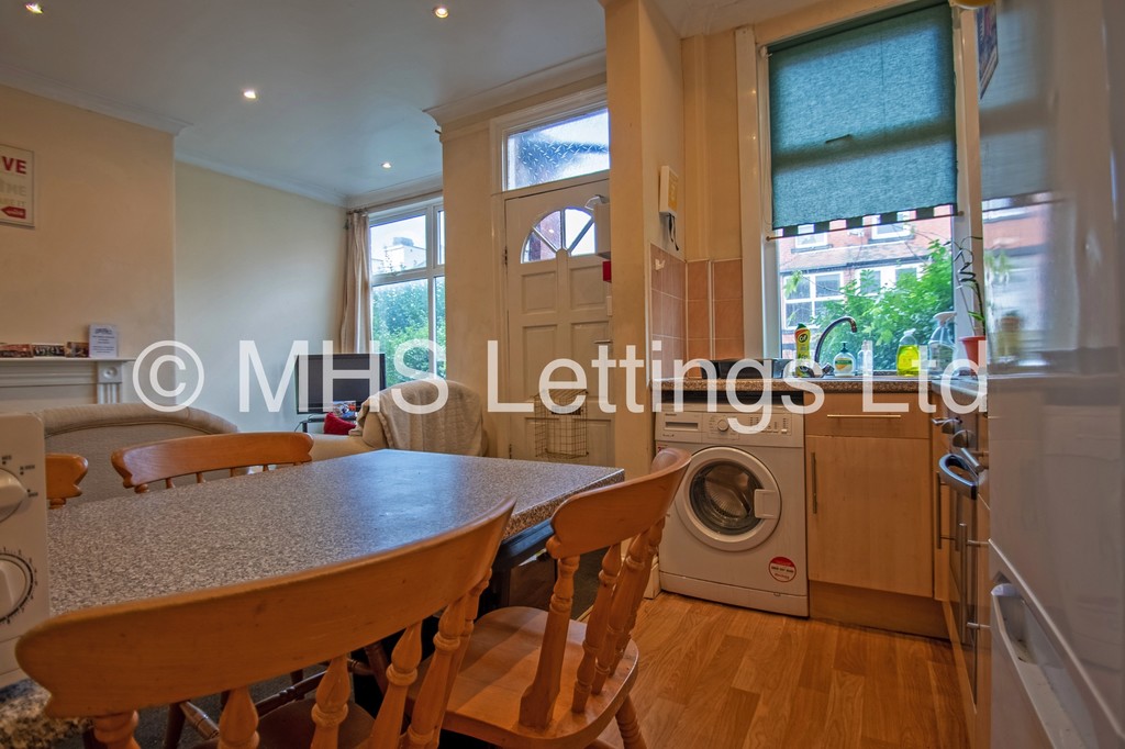 3 bed Mid Terraced House for rent in Leeds. From MHS Lettings - Leeds
