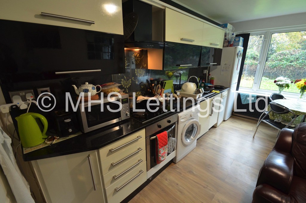 3 bed Ground Floor Flat for rent in Leeds. From MHS Lettings - Leeds