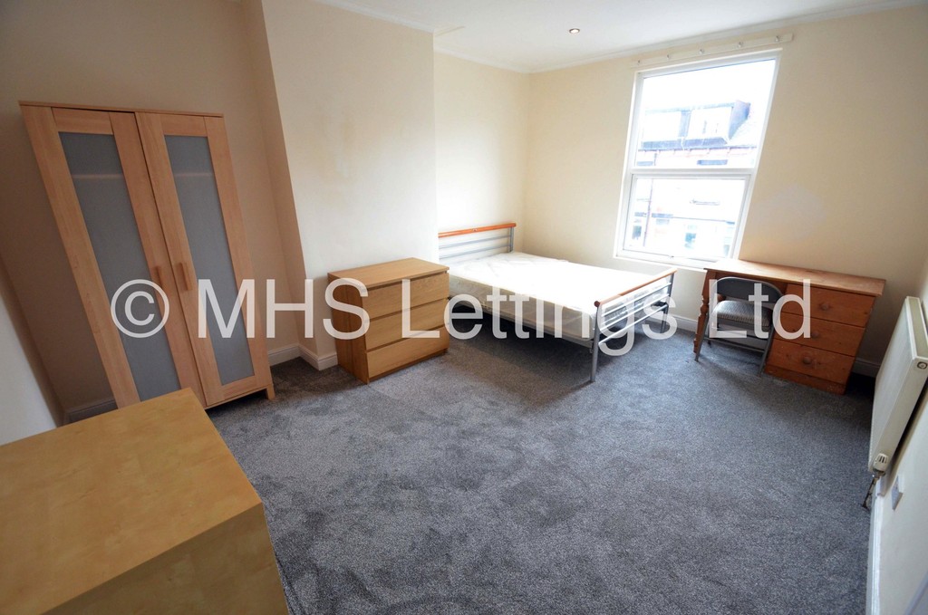 1 bed Mid Terraced House for rent in Leeds. From MHS Lettings - Leeds