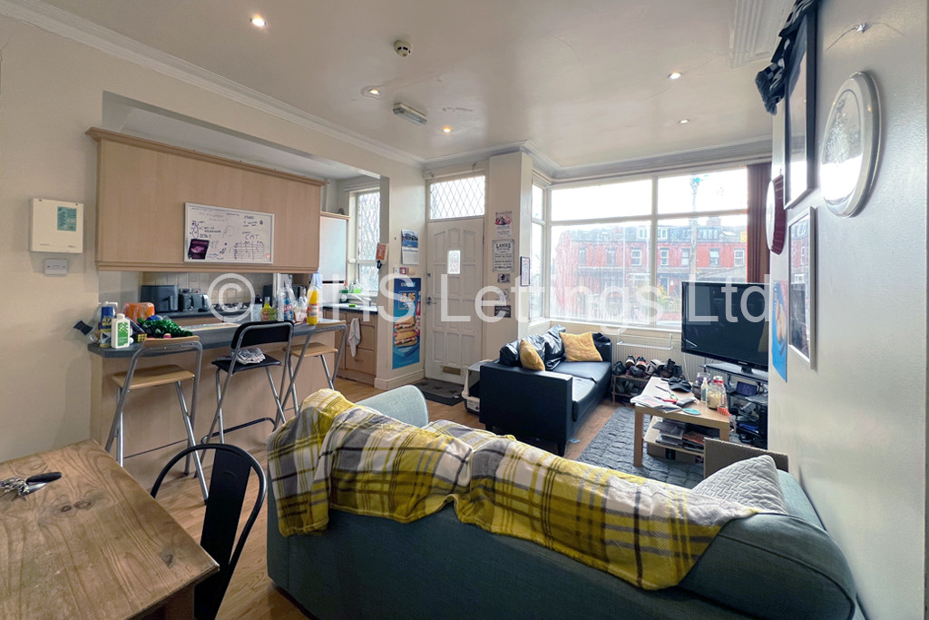 3 bed Mid Terraced House for rent in Leeds. From MHS Lettings - Leeds