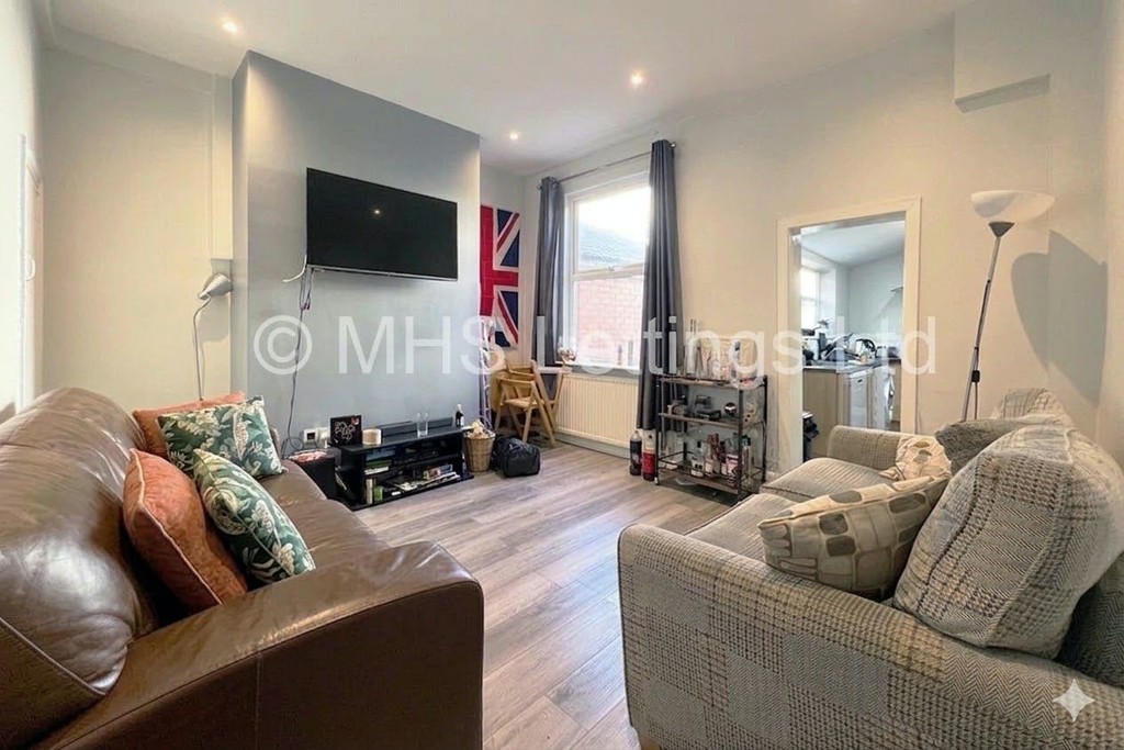 4 bed Mid Terraced House for rent in Leeds. From MHS Lettings - Leeds 4 bed Mid Terraced House for rent in Leeds. From MHS Lettings - Leeds
