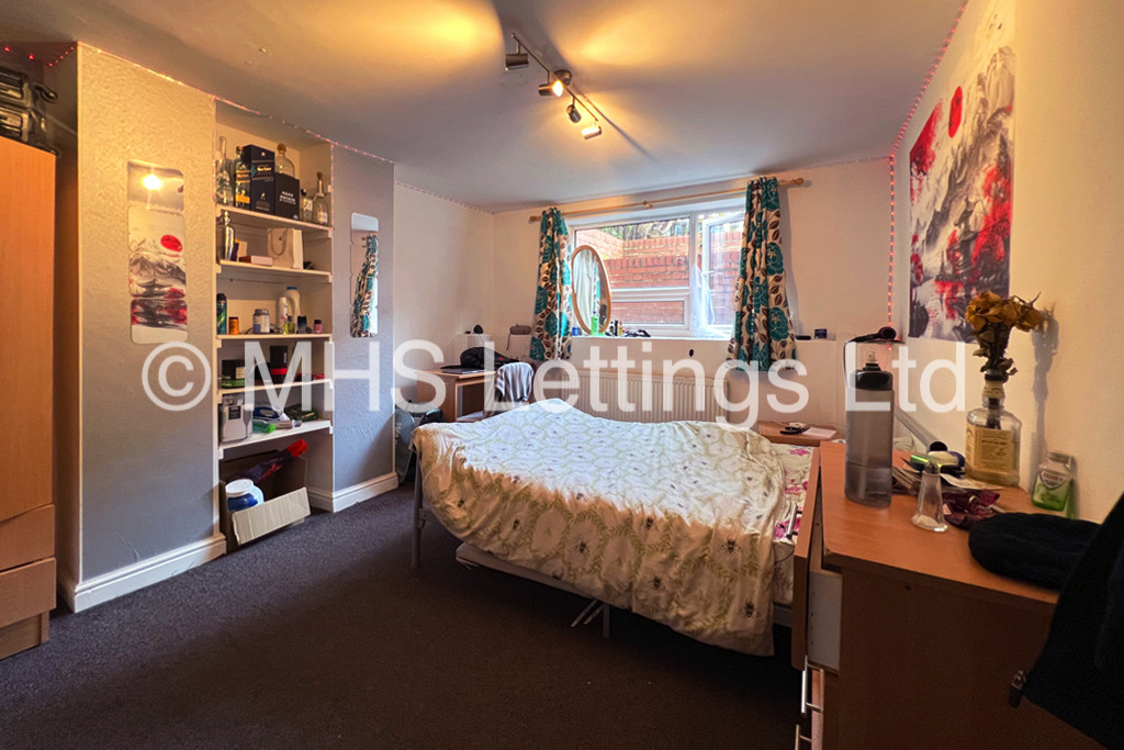 4 bed Mid Terraced House for rent in Leeds. From MHS Lettings - Leeds