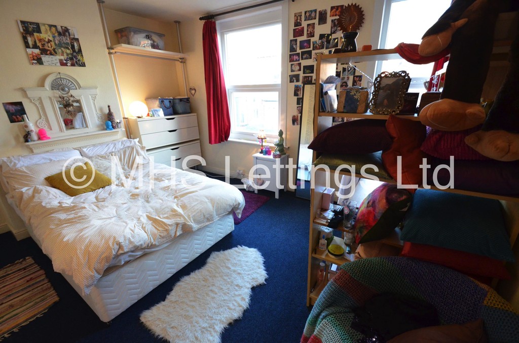 1 bed Mid Terraced House for rent in Leeds. From MHS Lettings - Leeds