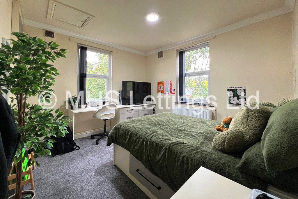 2 bed Mid Terraced House for rent in Leeds. From MHS Lettings - Leeds